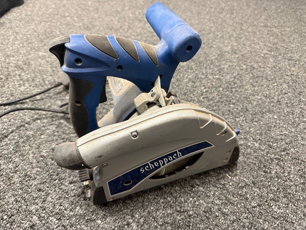 Lot 227: A Scheppach CS55 electric corded plunge circular saw
