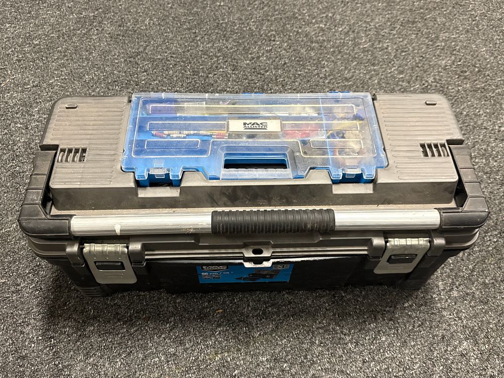 Lot 250: Mac Allister 66cm heavy-duty portable plastic tool storage box