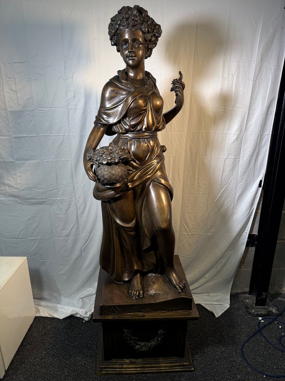 Lot 277: Over 5 ft tall bronze neoclassical statue Weight is Approx 77kg. We have all four in the set.
The starting price is the scrap value by weight !
