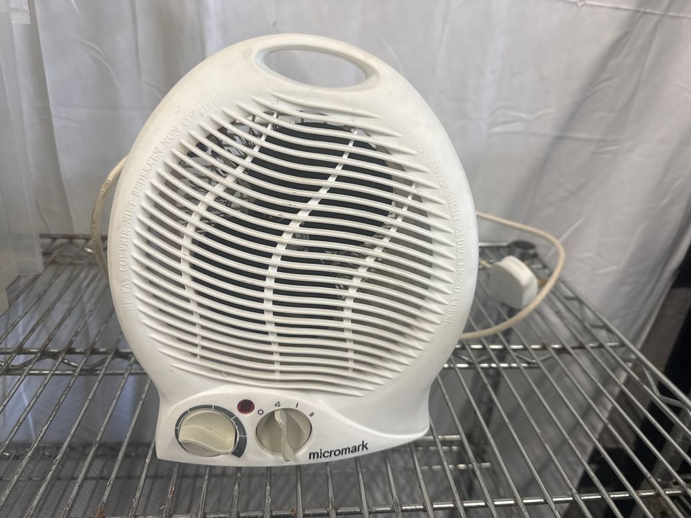 Lot 61: Micromark Fan Heater