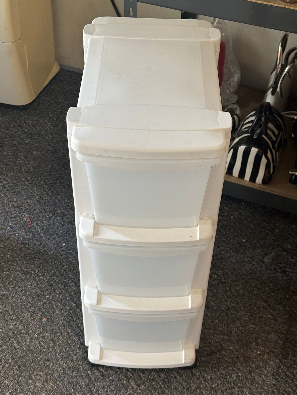 Lot 2: A 3 Drawerplastic storage unit in white