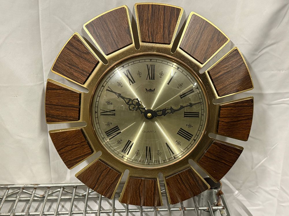 Lot 5: A Smiths Astral mid-century modern sunburst wall clock