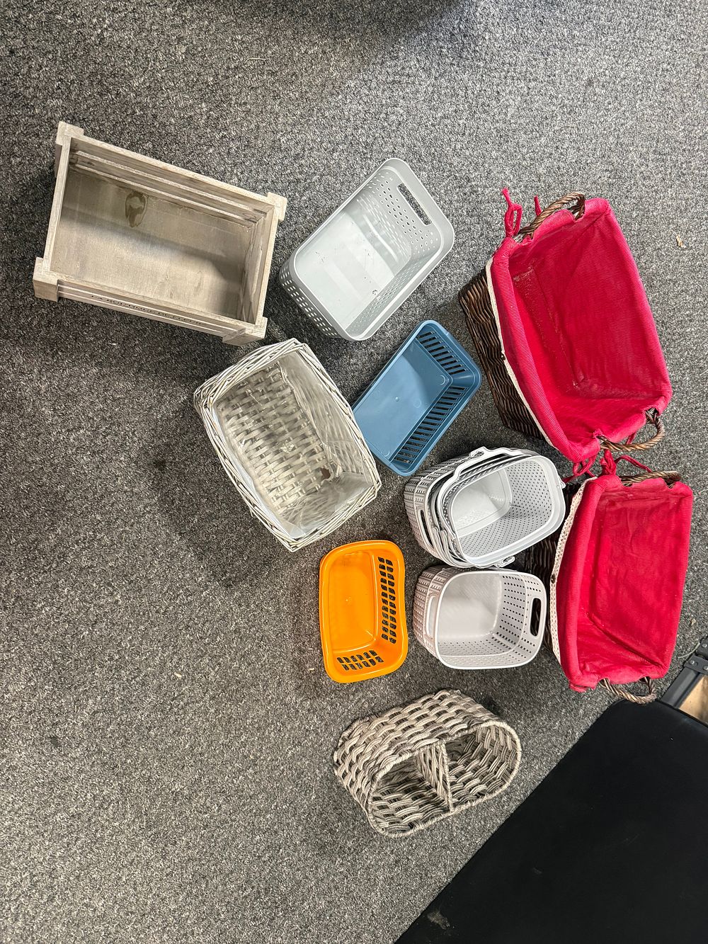 Lot 96: An assortment of contemporary household storage baskets and crates