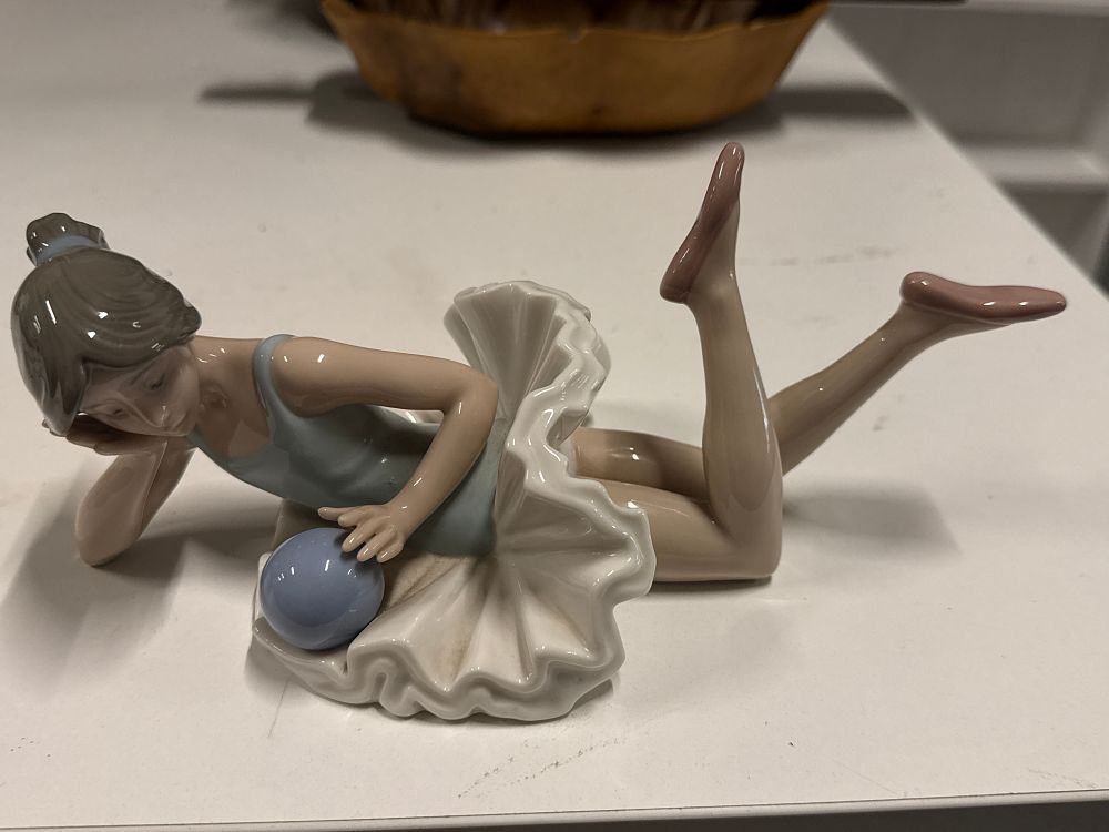 Lot 122: Spanish Nao by Lladró Porcelain Figurine of a Reclining Ballerina