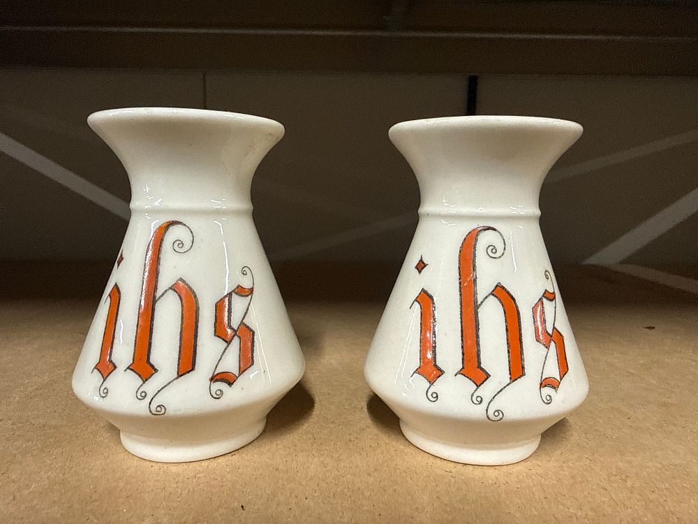 Lot 124: A pair of W. H. Goss porcelain ecclesiastical spill vases