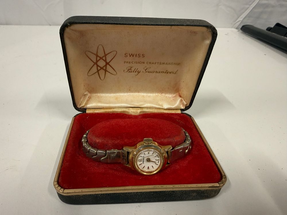 Lot 119a: Vintage Ferex ladies mechanical wristwatch in original presentation box