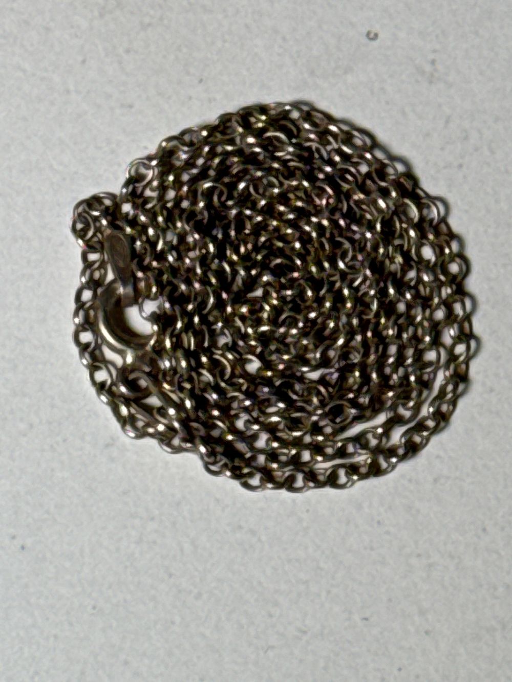 Lot 125b: A tarnished silver belcher link chain necklace