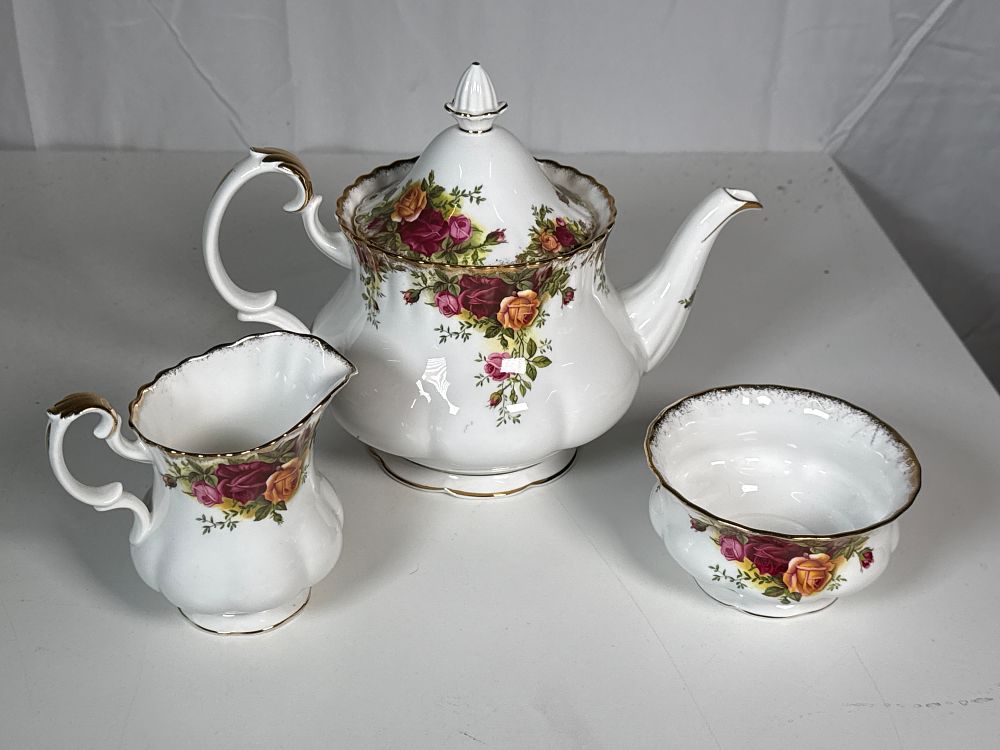Lot 256: A Royal Albert Old Country Roses three piece tea service