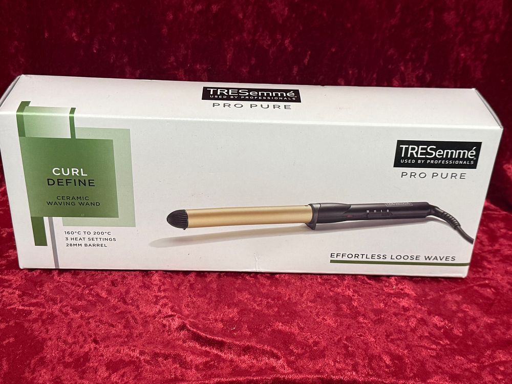 Lot 12: TRESemmé Pro Pure Curl Define Ceramic Waving Wand