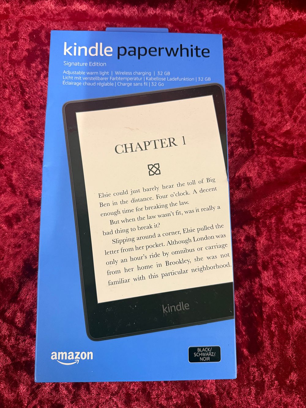 Lot 21: Amazon Kindle Paperwhite Signature Edition e-reader in box