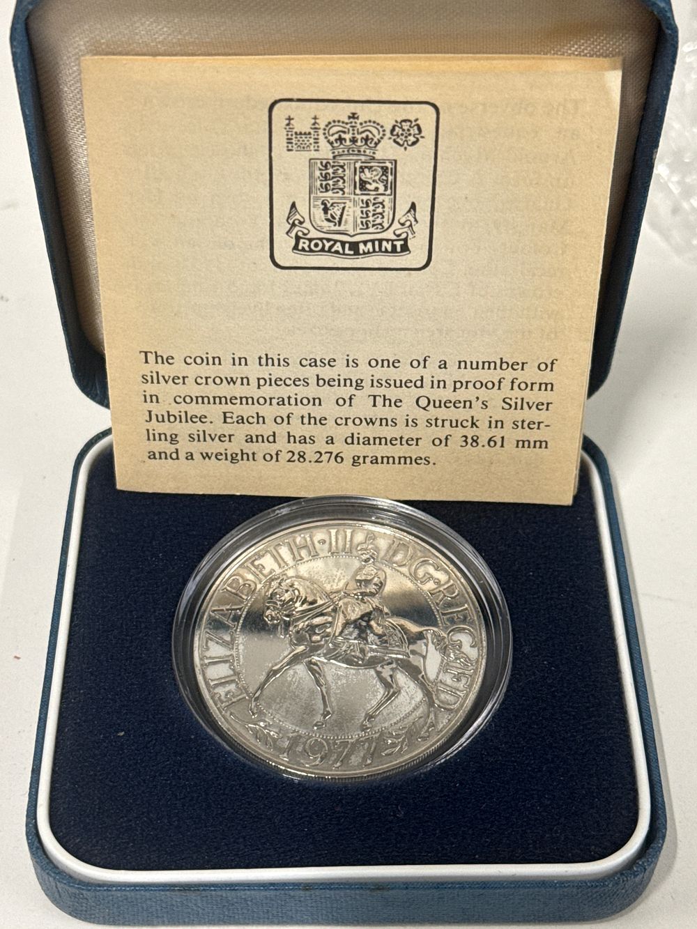Lot 51: A UK 1977 Silver Jubilee sterling silver proof crown