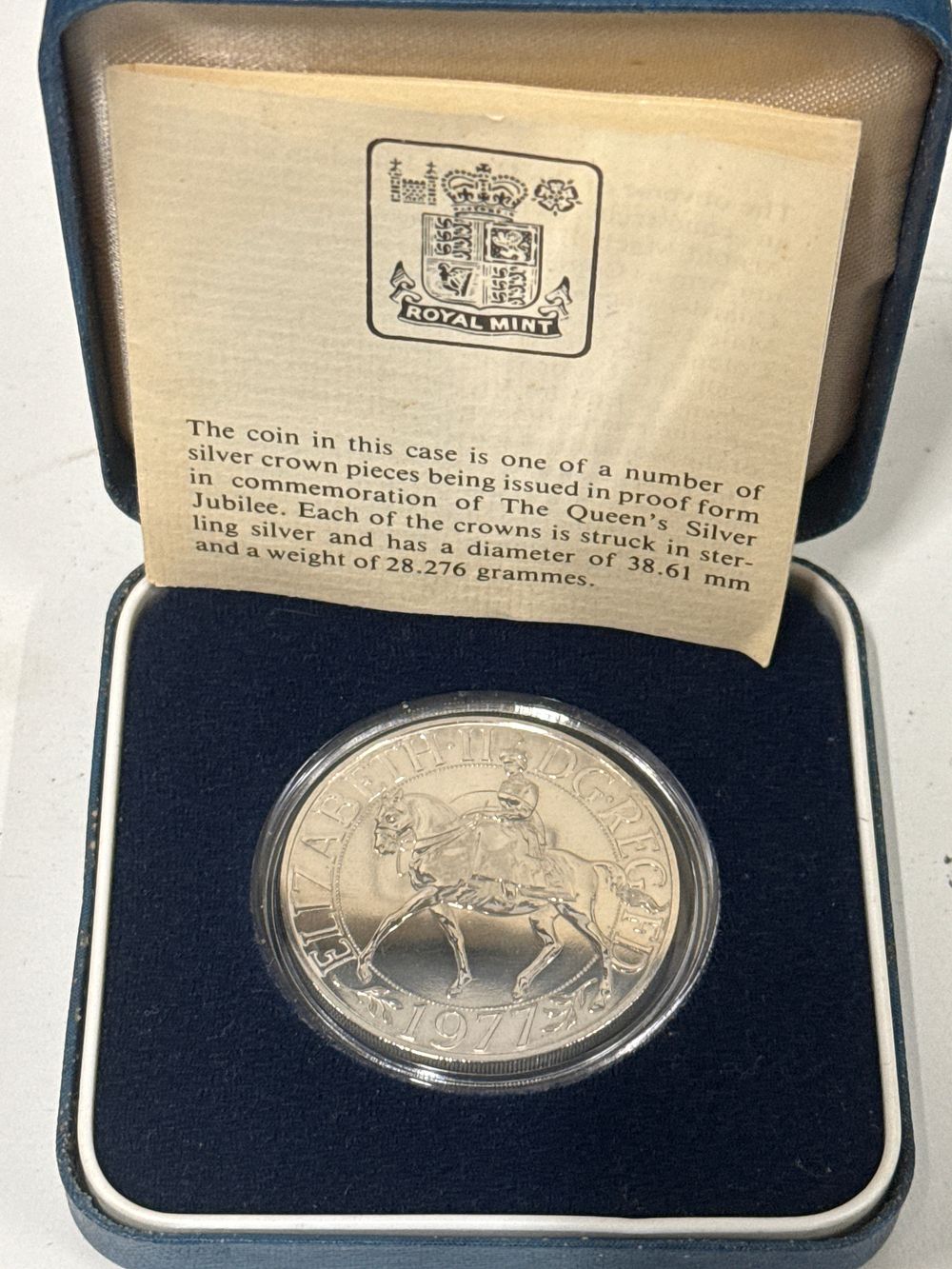 Lot 52: A 1977 Royal Mint UK silver proof Silver Jubilee crown
