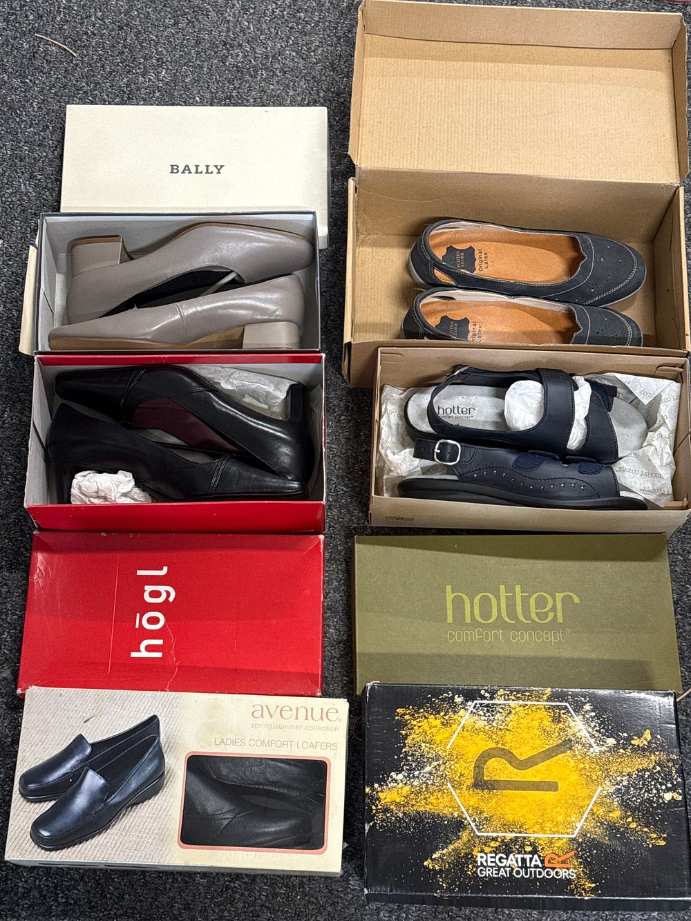 Lot 137: A collection of ladies comfort footwear including Hotter and Högl