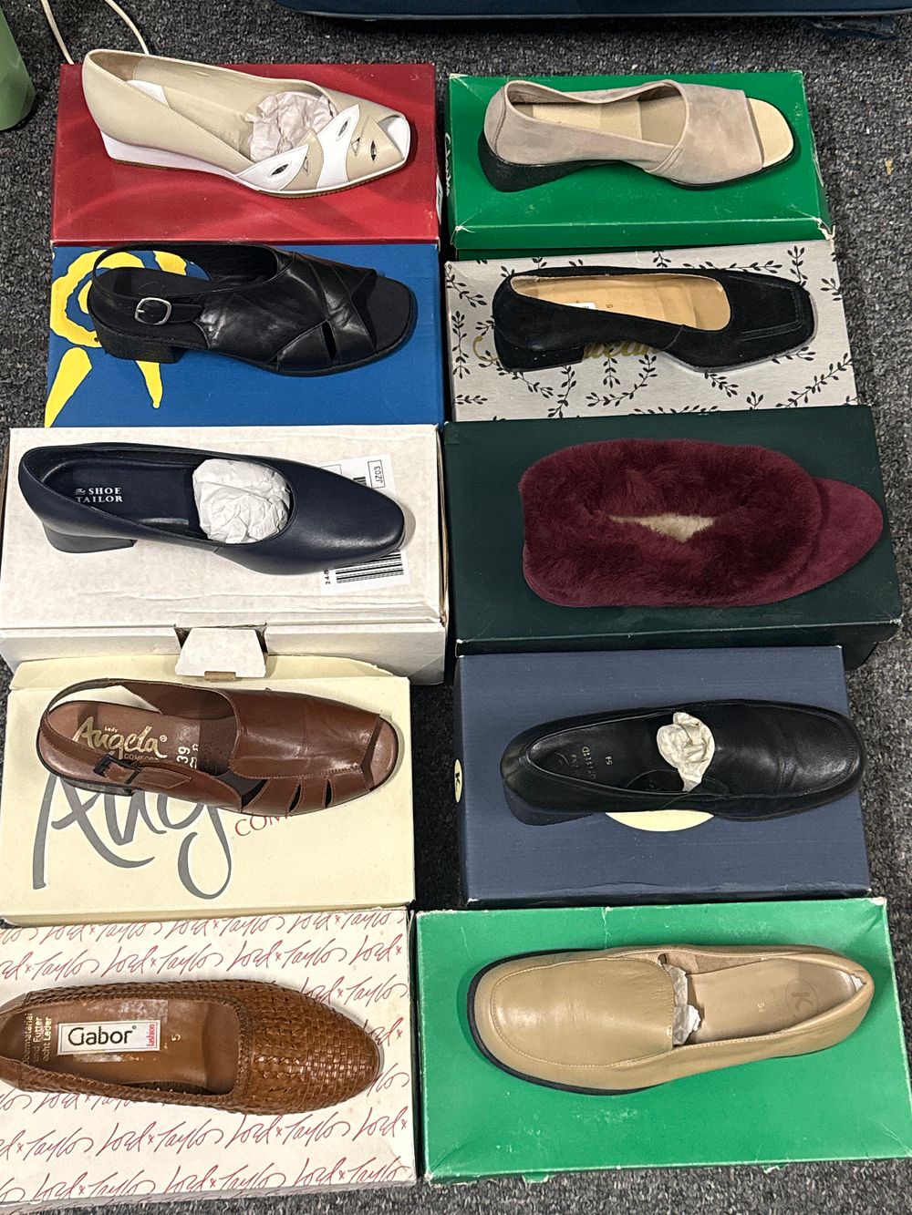 Lot 141: 10 pairs of vintage and contemporary boxed ladies' shoes