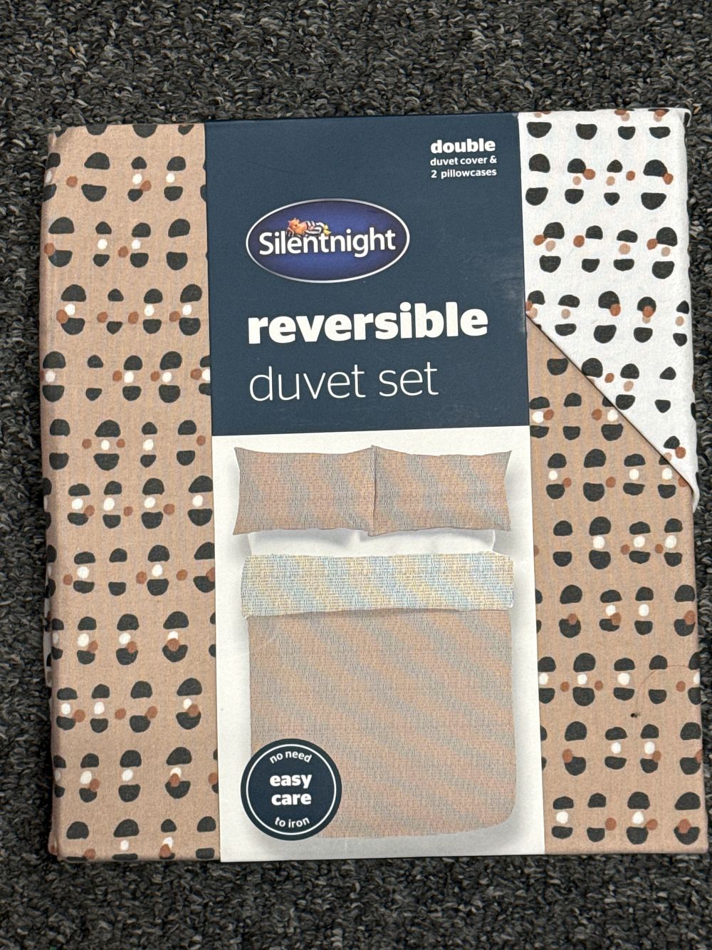 Lot 153: Silentnight Double Reversible Geometric Pattern Duvet Set