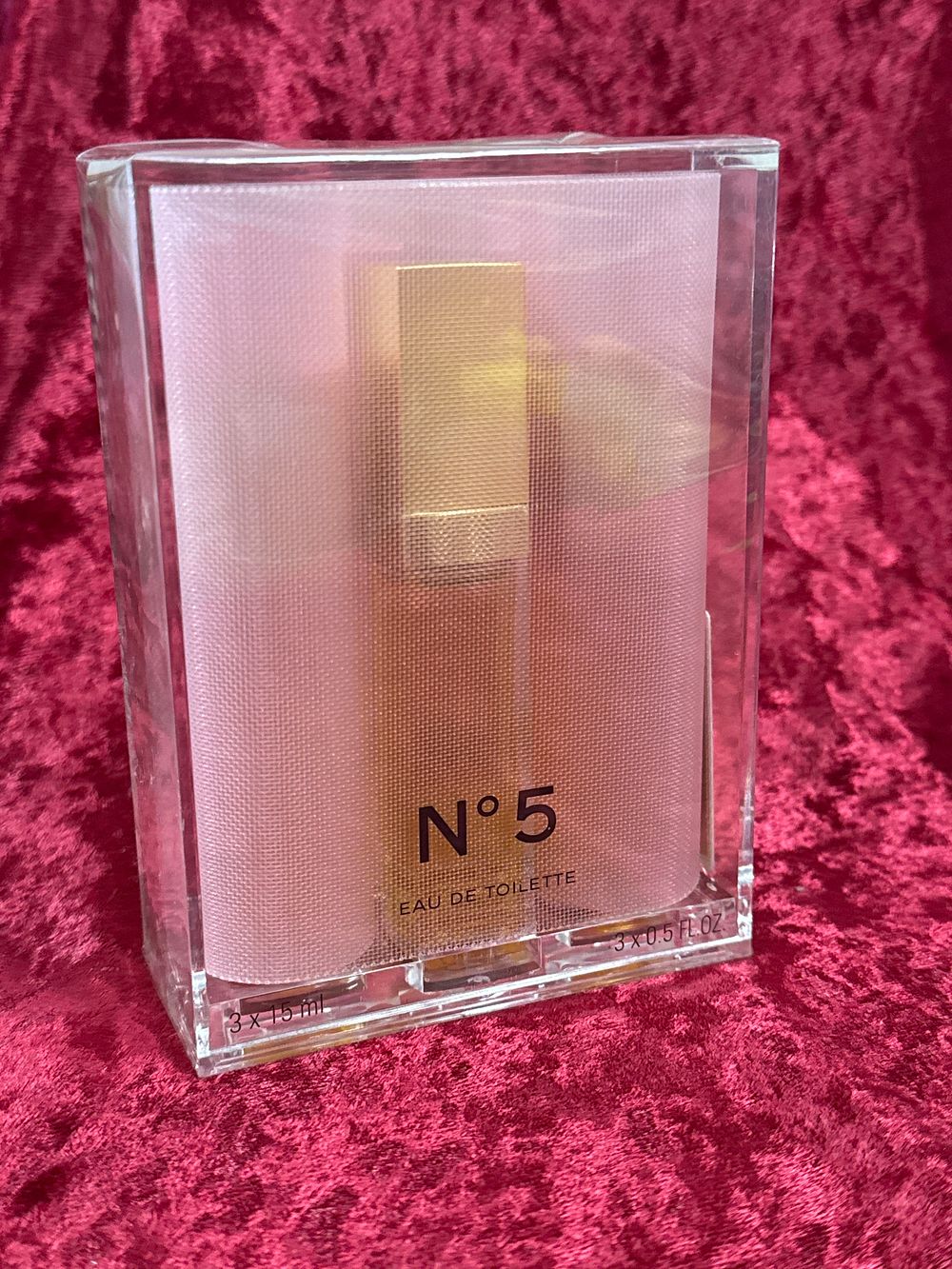 Lot 185: Chanel N° 5 Eau de Toilette Purse Spray Travel Set
