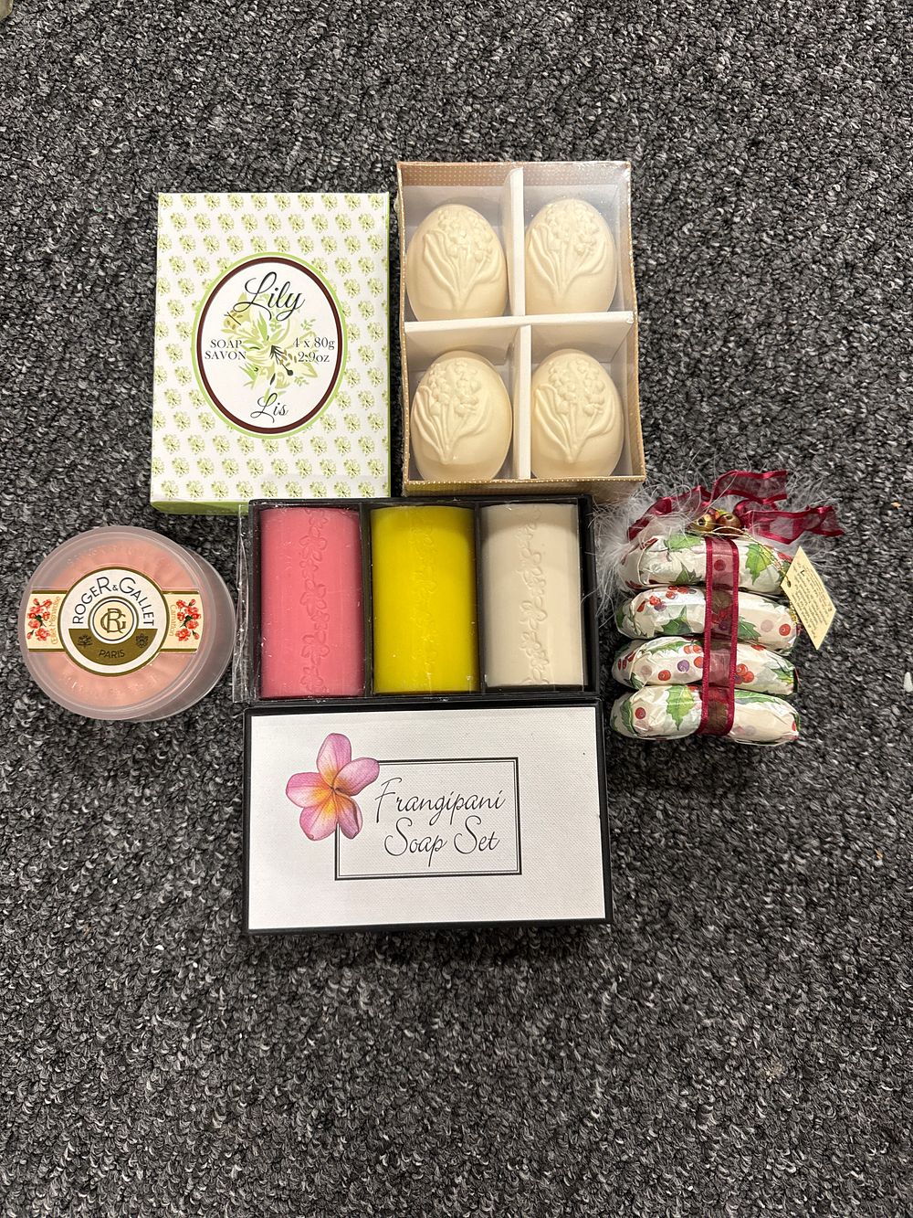 Lot 215: A Collection of Assorted Gift Soaps including Roger & Gallet