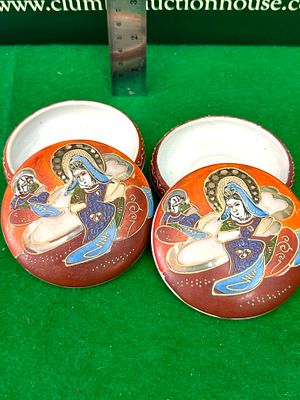 A Pair of Antique Japanese Satsuma Moriage Hand-Painted Porcelain Trinket Boxes. A pair of 
