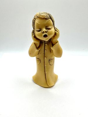 Vintage Bianchi G. Ruggeri Italian Resin Singing Angel Figurine. A vintage Bianchi G. Ruggeri 