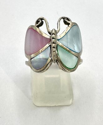 A 925 Silver Multi-Color Shell Inlay Butterfly Ring. A ring crafted from 925 silver, featuring a 