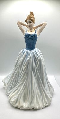 Royal Doulton 'Classics in Vogue' 'Finishing Touch' Figurine, HN 4328. A Royal Doulton 'Classics 