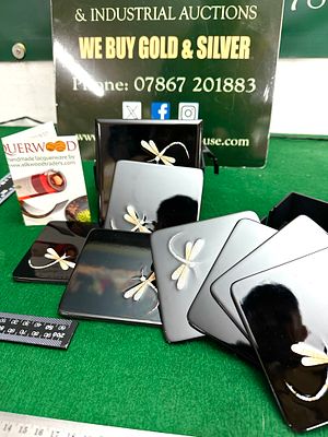 A Set of Silkwood Traders Lacquerwood Dragonfly Inlaid Coasters and Box. A set of handmade 