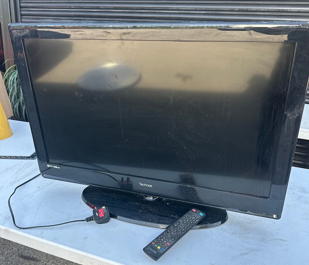 Lot 288: A Technika 32-inch HD LCD Television with Remote Control
