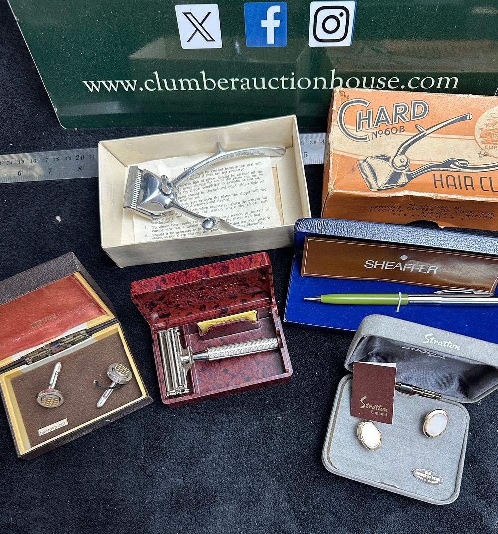 Lot 155: A Sheaffer Sentinel ballpoint pen with presentation box