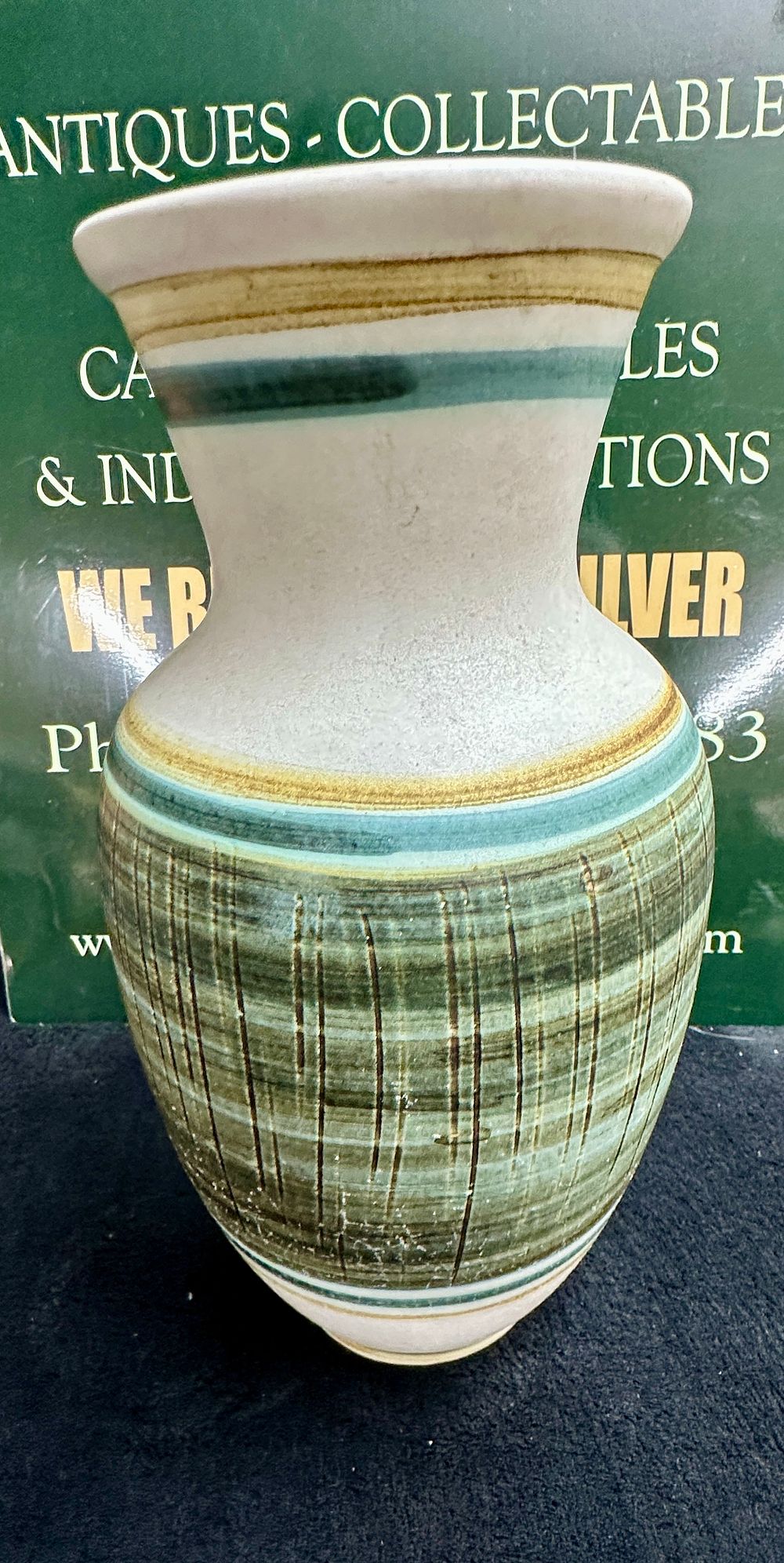 Lot 204: A mid-20th-century Cinque Ports Pottery The Monastery Rye earthenware vase