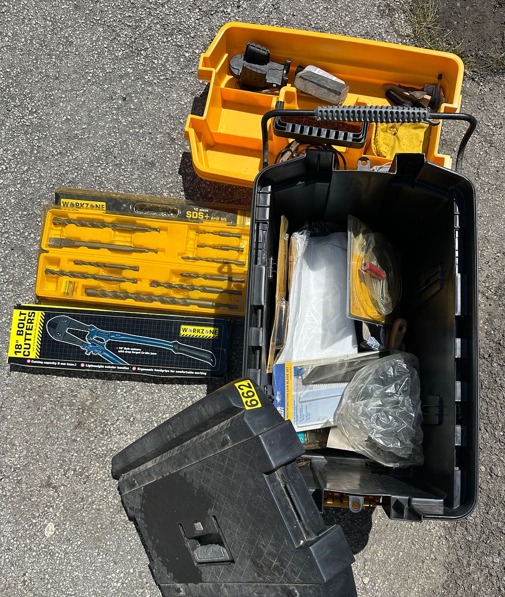 Lot 366: An Assortment of Workshop Tools including a ZAG Mobile Tool Chest and Workzone Hand Tools