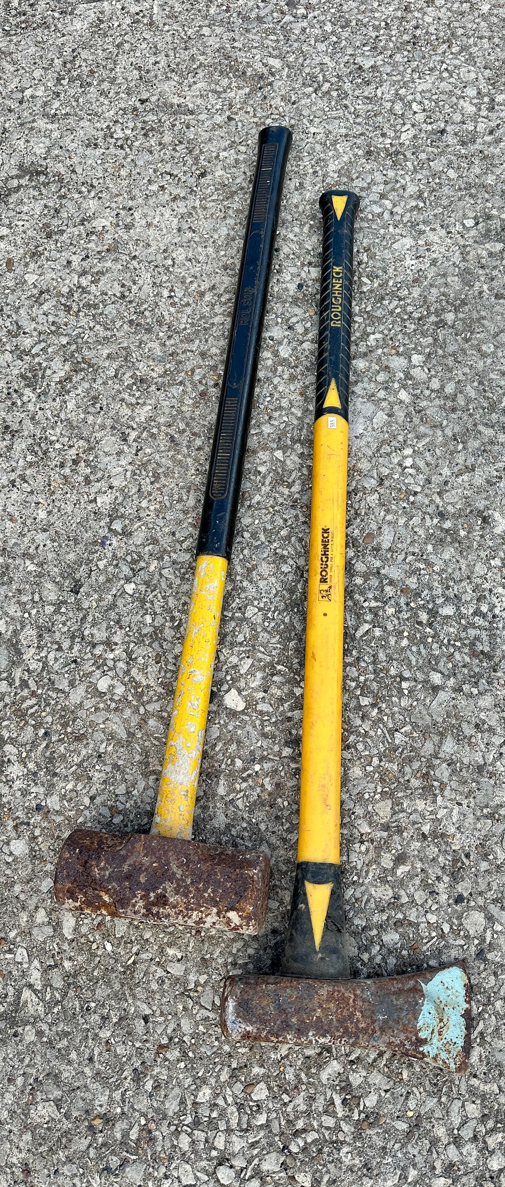 Lot 367: Two Heavy Duty Striking Tools Comprising a Rolson Sledgehammer and a Roughneck Splitting Maul