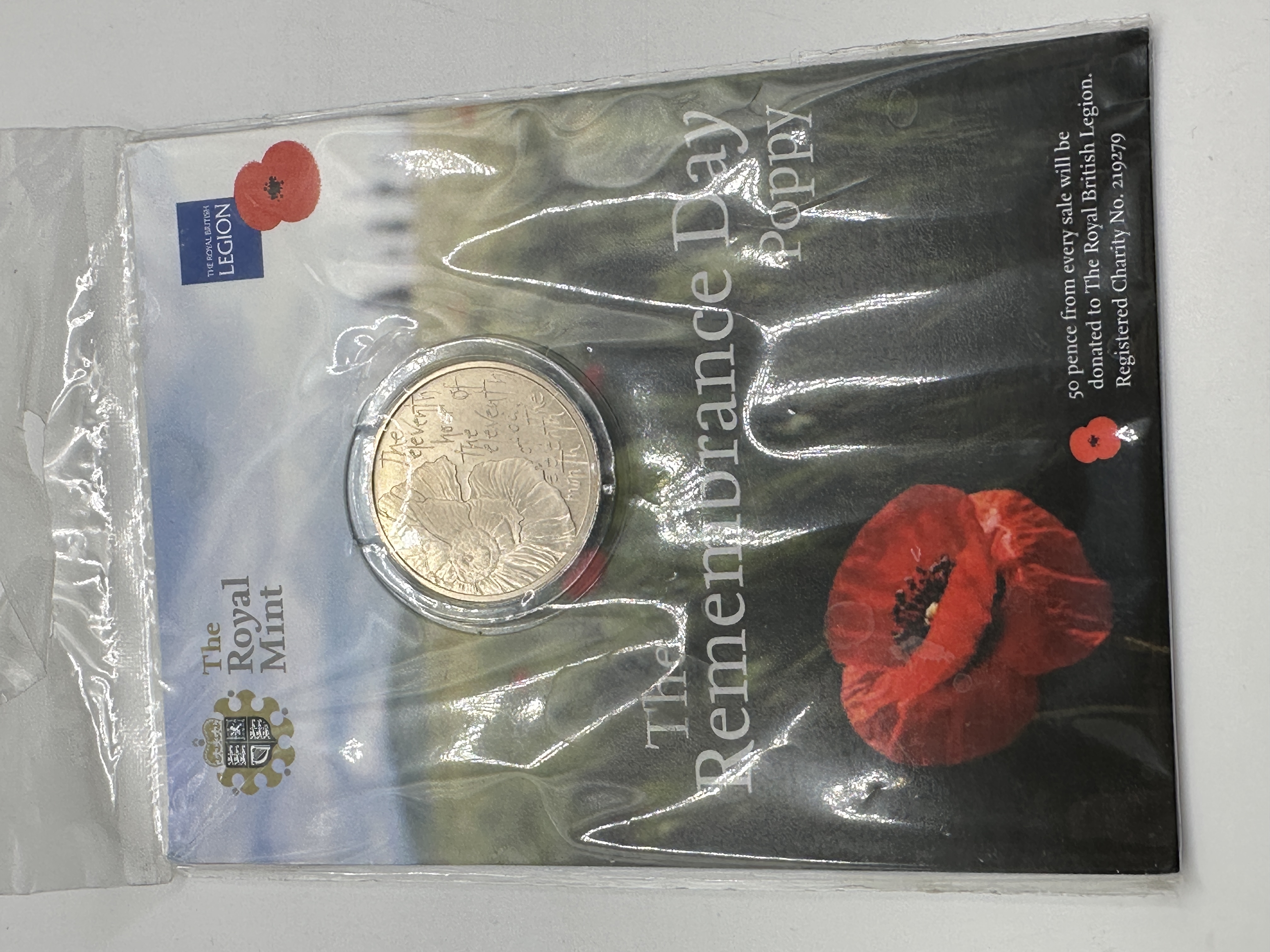 UK Royal Mint 2010 The Remembrance Day Poppy Commemorative Medal in Original Presentation Pack