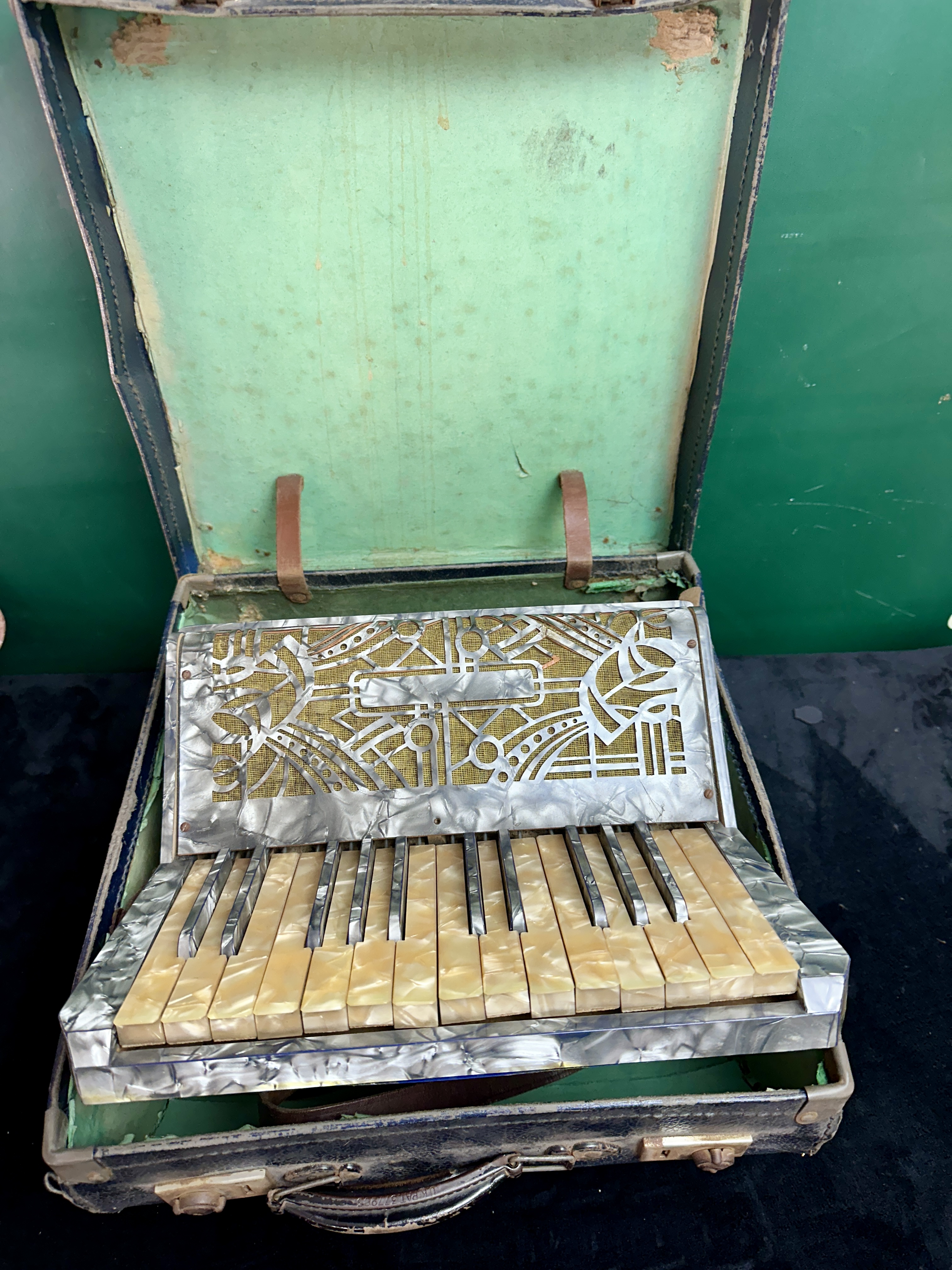 A Vintage Mantovani Twenty-Five Key Piano Accordion in Hardshell Case