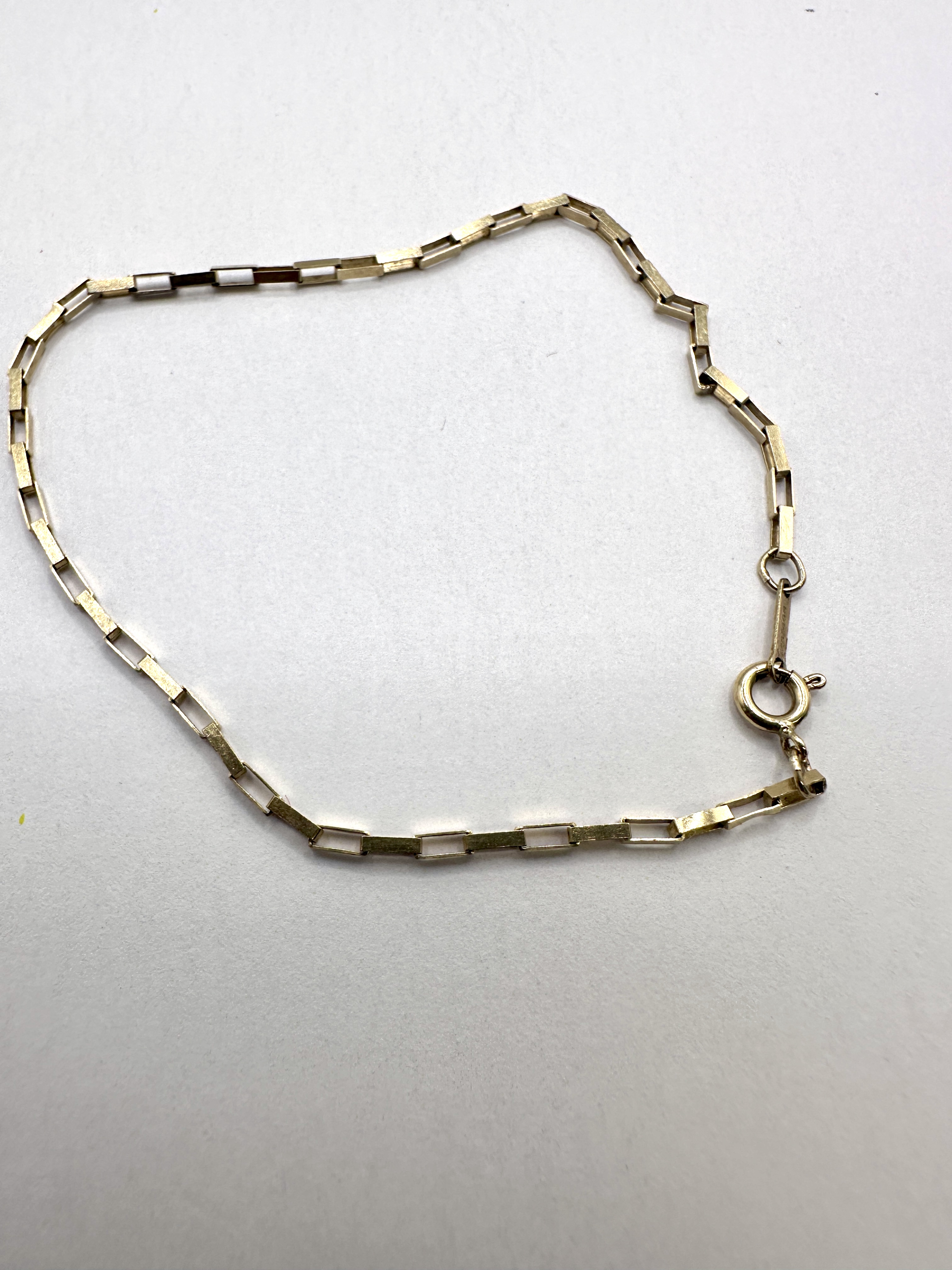 A 9 Carat Yellow Gold Fancy Link Chain