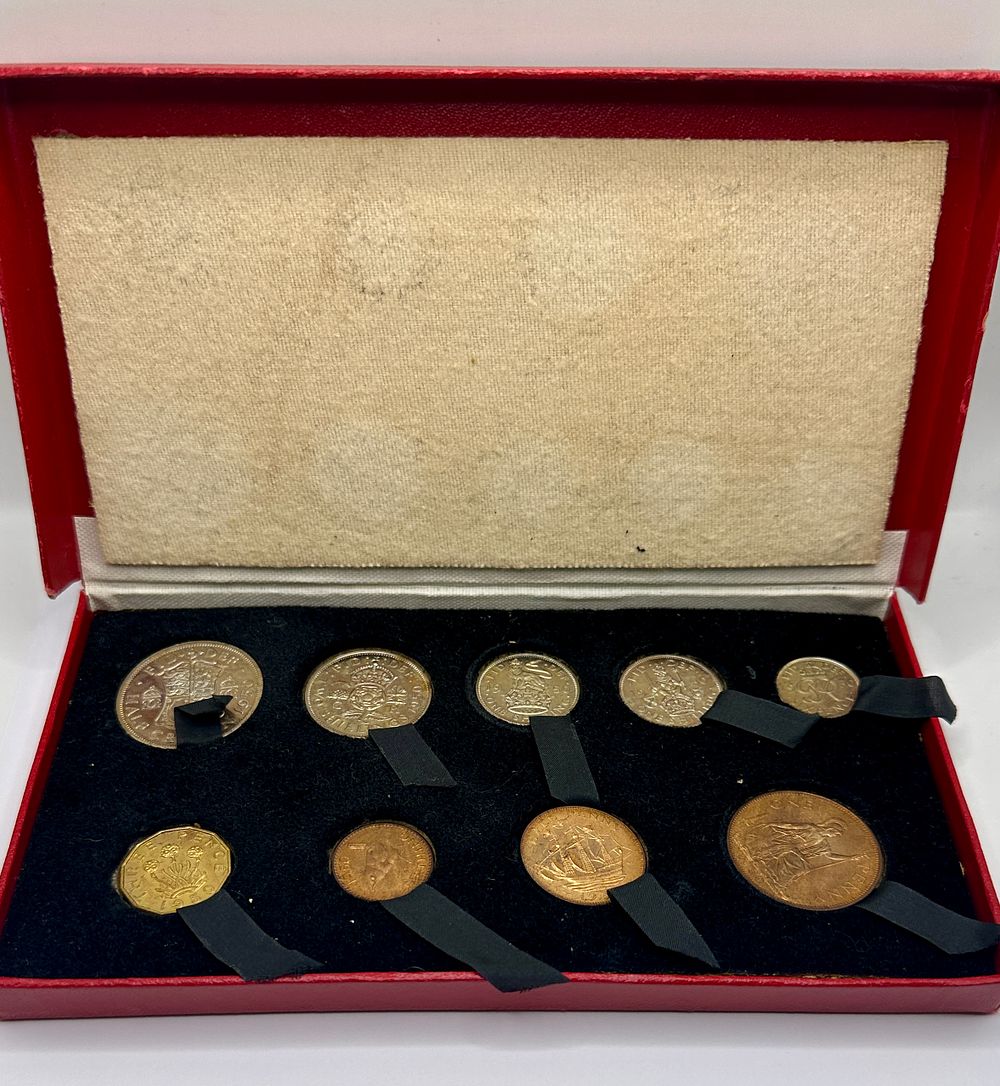 Lot 192: 1950 UK King George VI Specimen Nine-Coin Set in Original Royal Mint Case