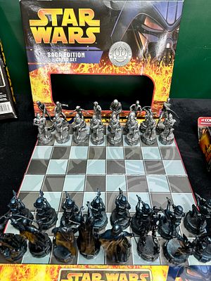 Star Wars Saga Edition Chess Set by Parker Brothers. A Star Wars Saga Edition Chess Set 
