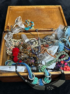An Assortment of Costume Jewellery and Fashion Accessories in a Vintage Wooden Box. This lot 