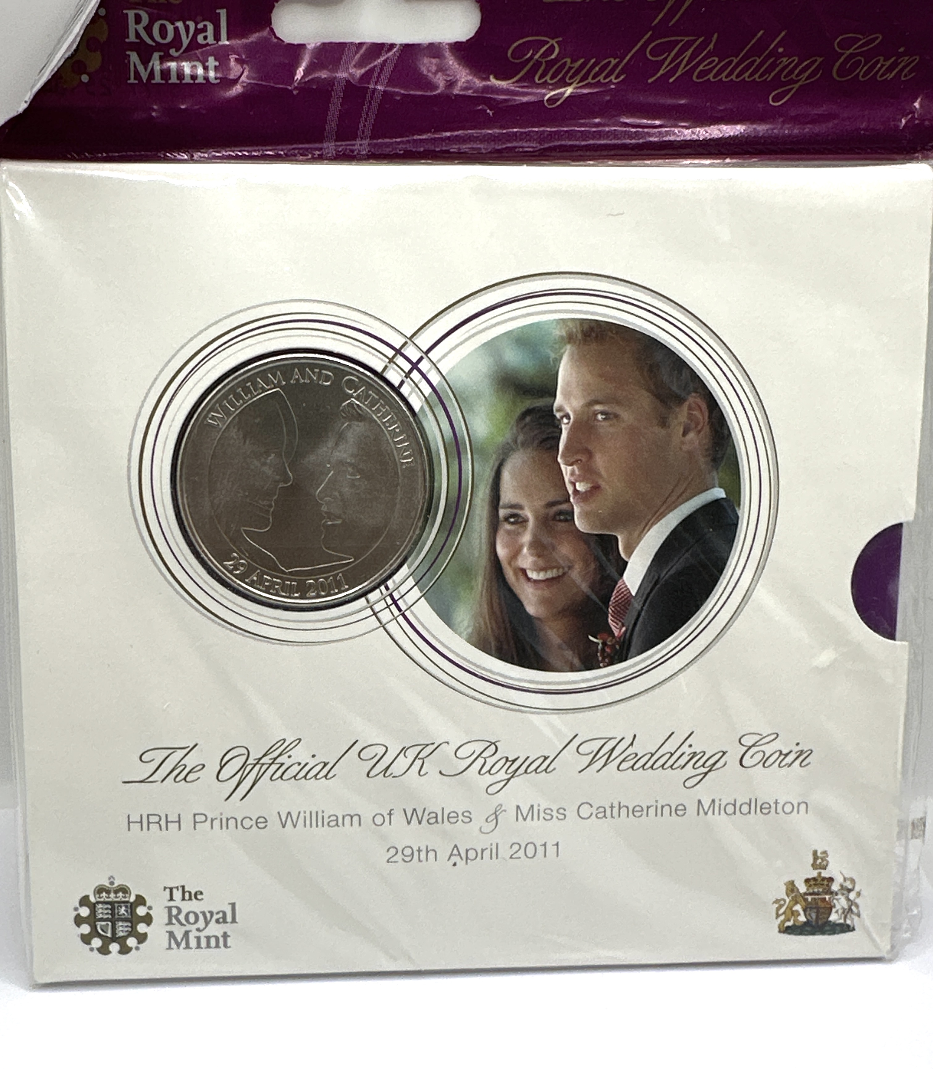 UK 2011 Royal Wedding Official Royal Mint Five-Pound Brilliant Uncirculated Coin Pack