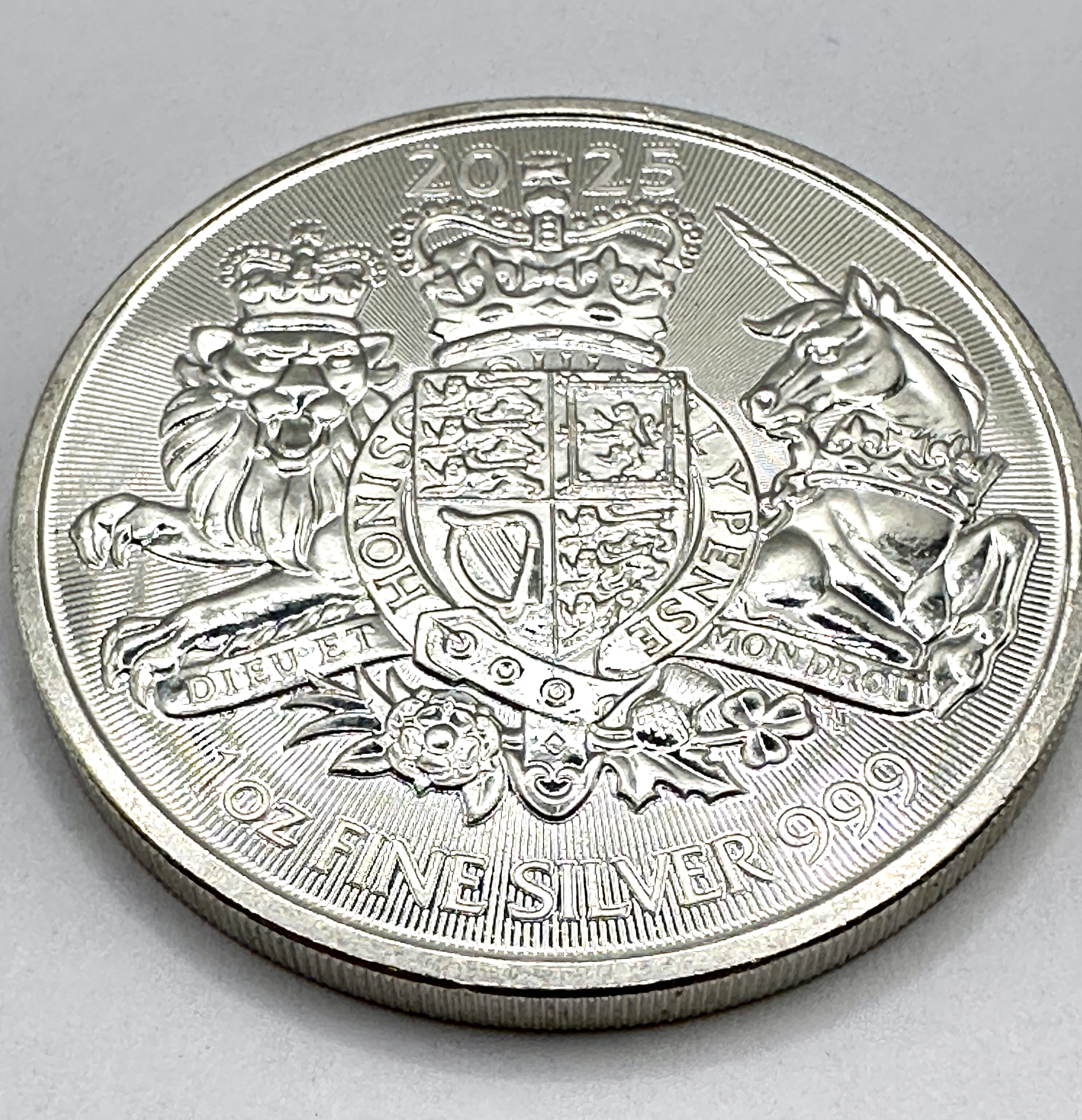 UK 2023 Royal Arms 1oz Fine Silver 2 Pounds Coin