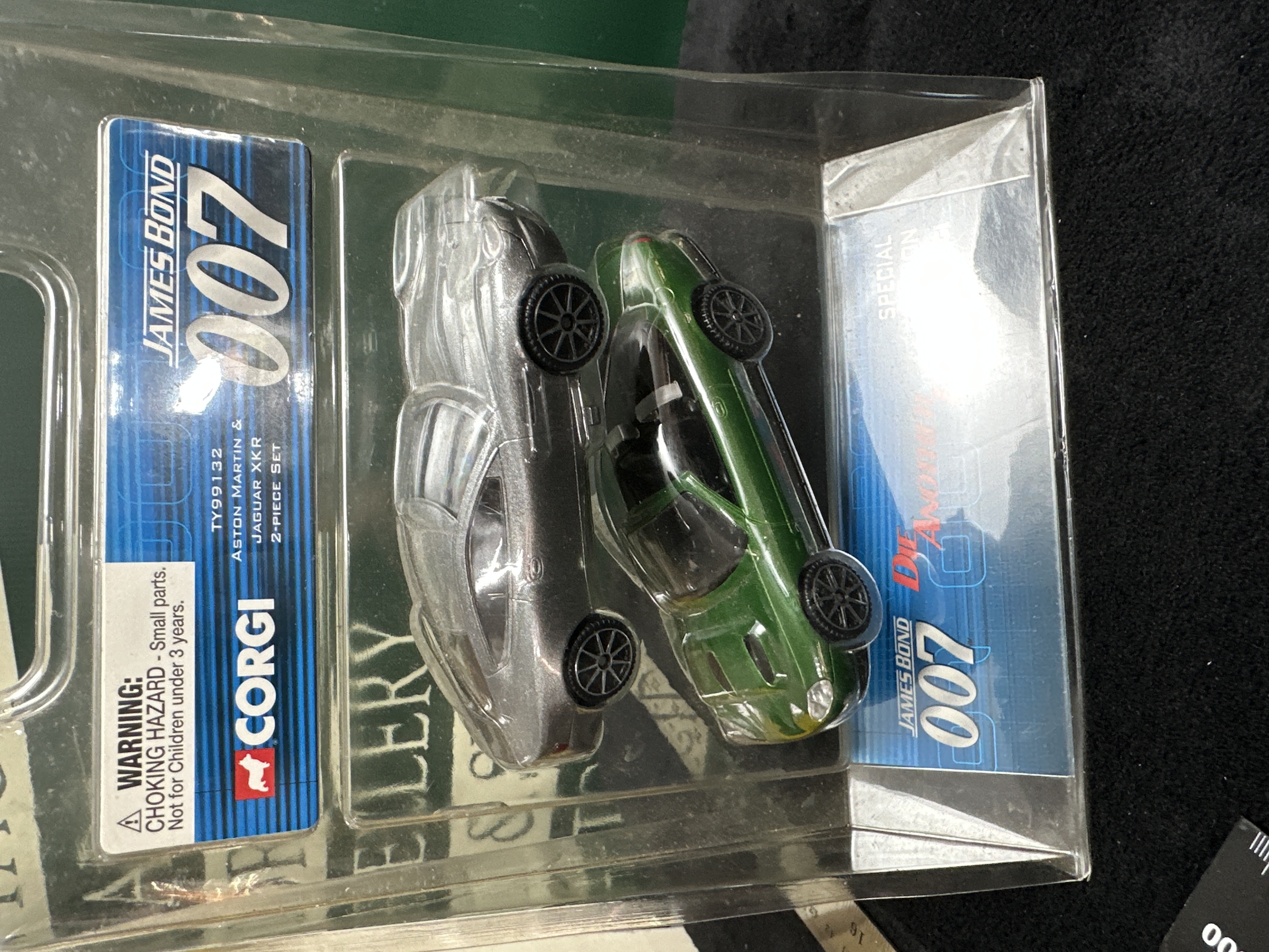 Corgi James Bond 007 Die Another Day Aston Martin and Jaguar XKR 2-Piece Set TY99132