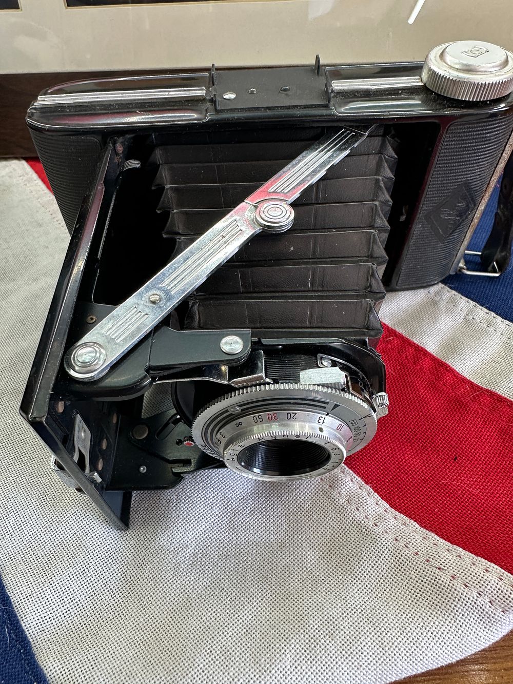 Lot 275: Agfa Billy Folding Camera with Agnar 105mm f/6.3 Lens and Pronto Shutter