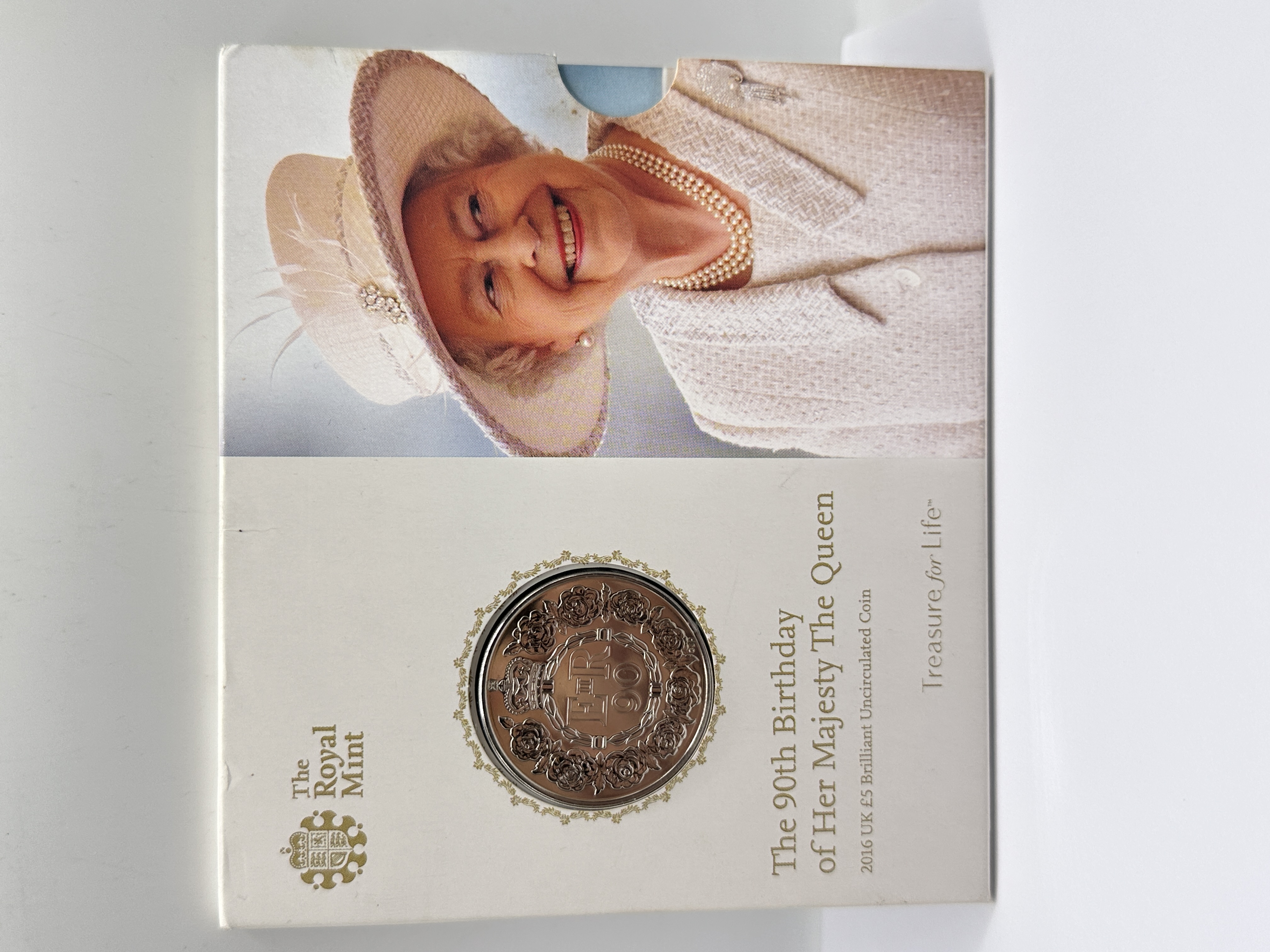 UK 2016 Queen Elizabeth II £5 Brilliant Uncirculated Coin