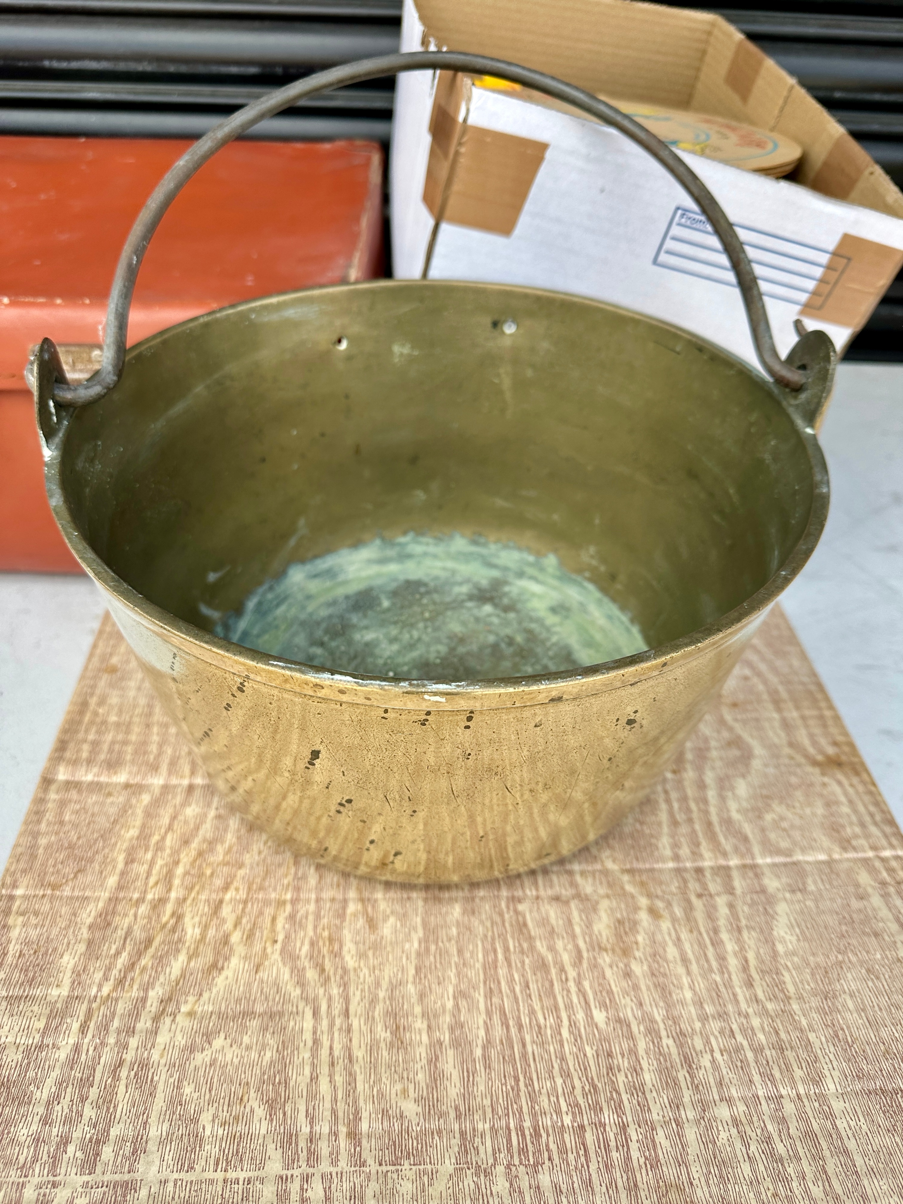 A Jam Pan with Arched Bail Handle