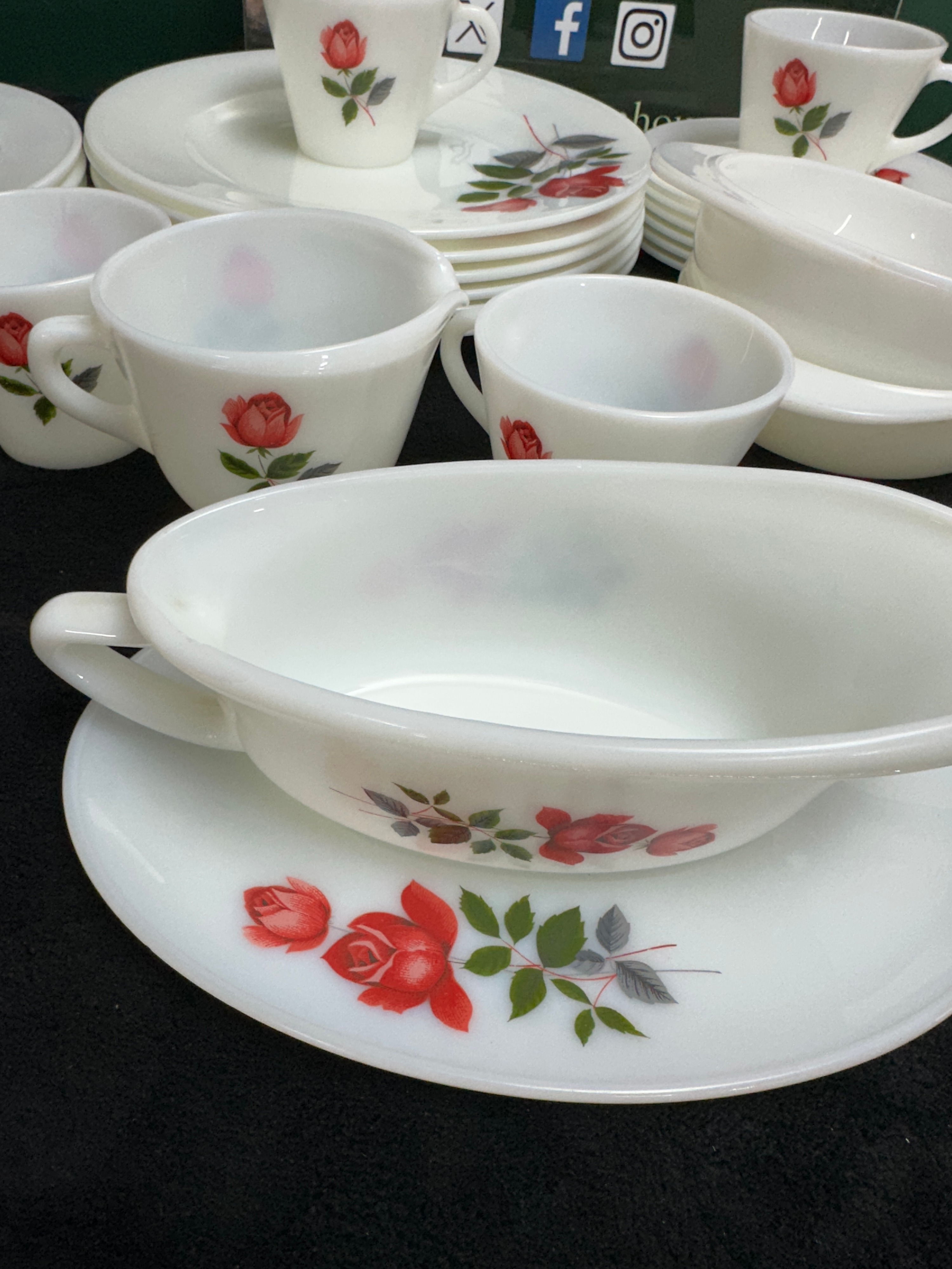 An English Pyrex Milk Glass Tableware Collection, June Rose Pattern