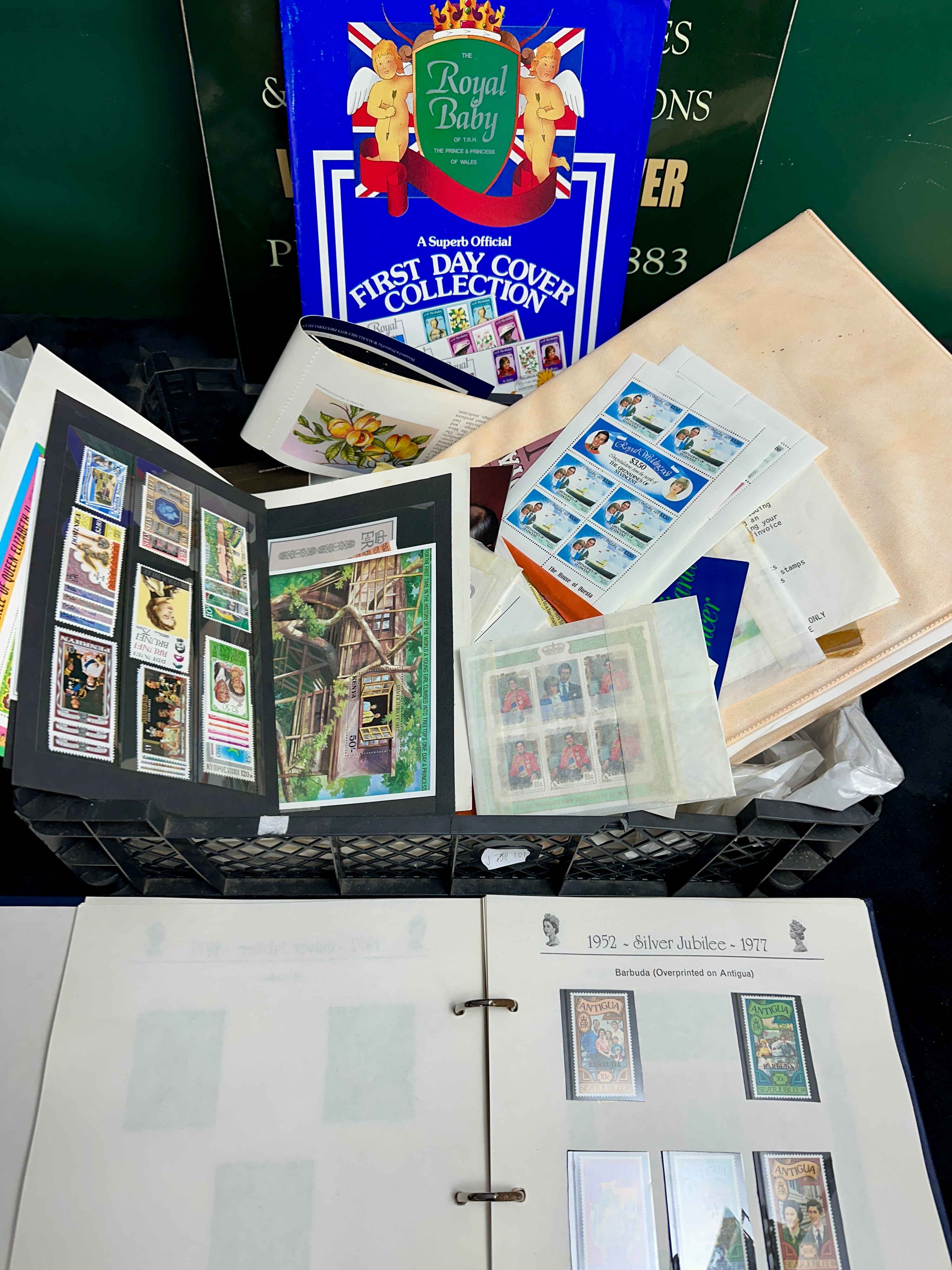 A 1952-1977 UK and Commonwealth Commemorative Stamp and Cover Collection