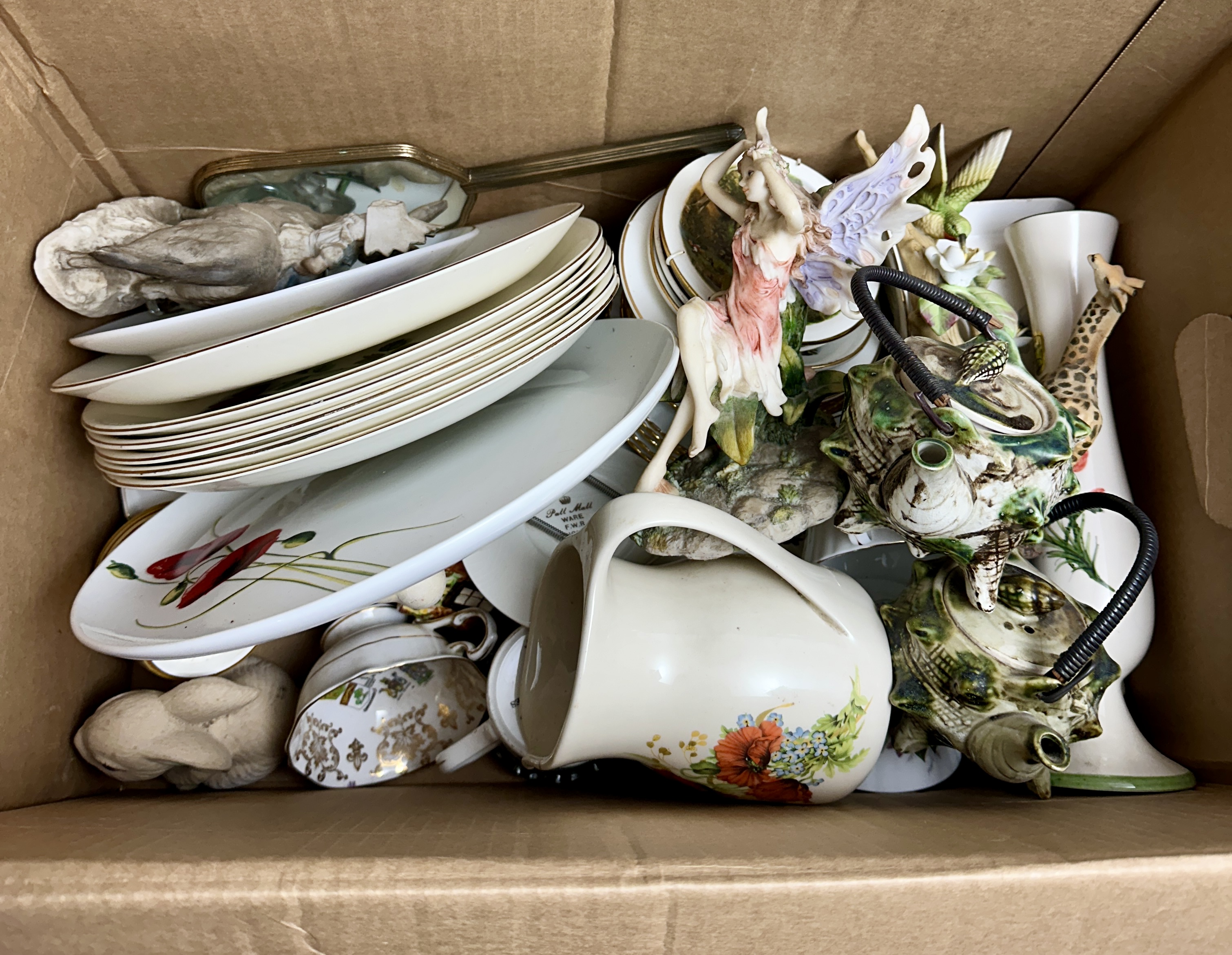 An Assortment of Pall Mall Ware and Mixed Ceramic Items, with Poppy Motifs