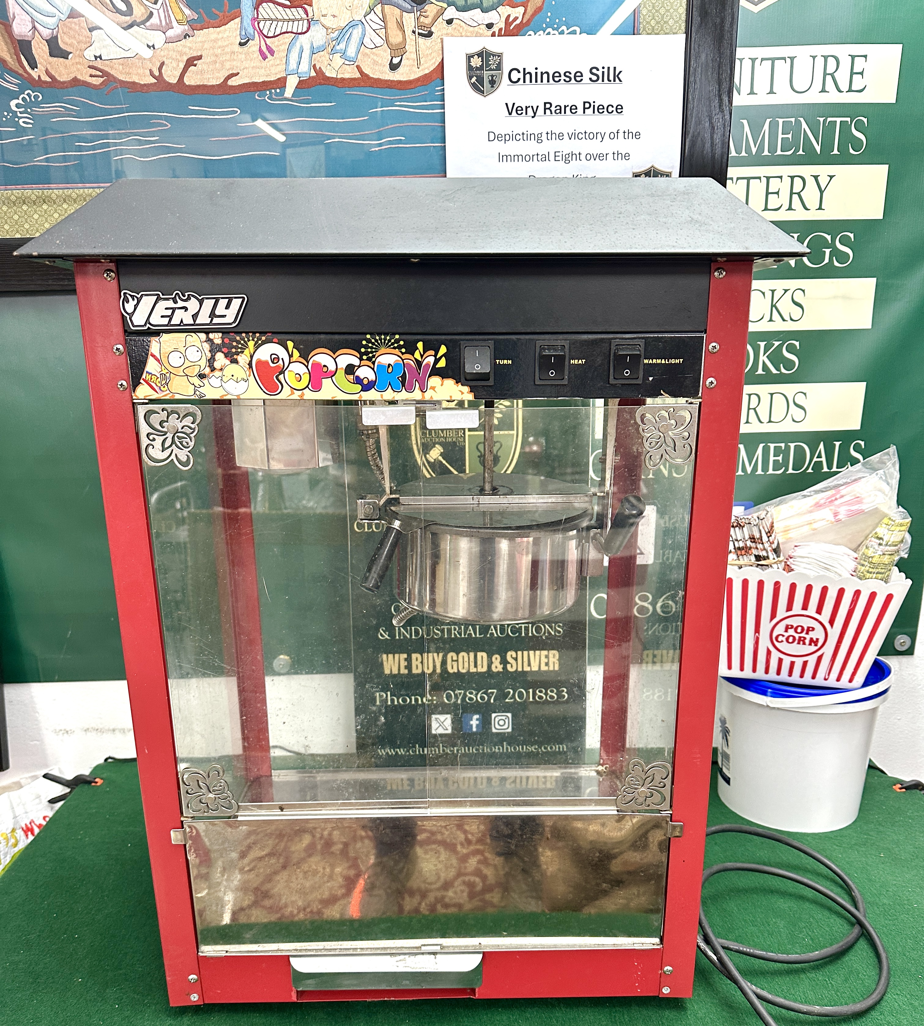 A Verly Commercial Electric Countertop Popcorn Machine with Accessories