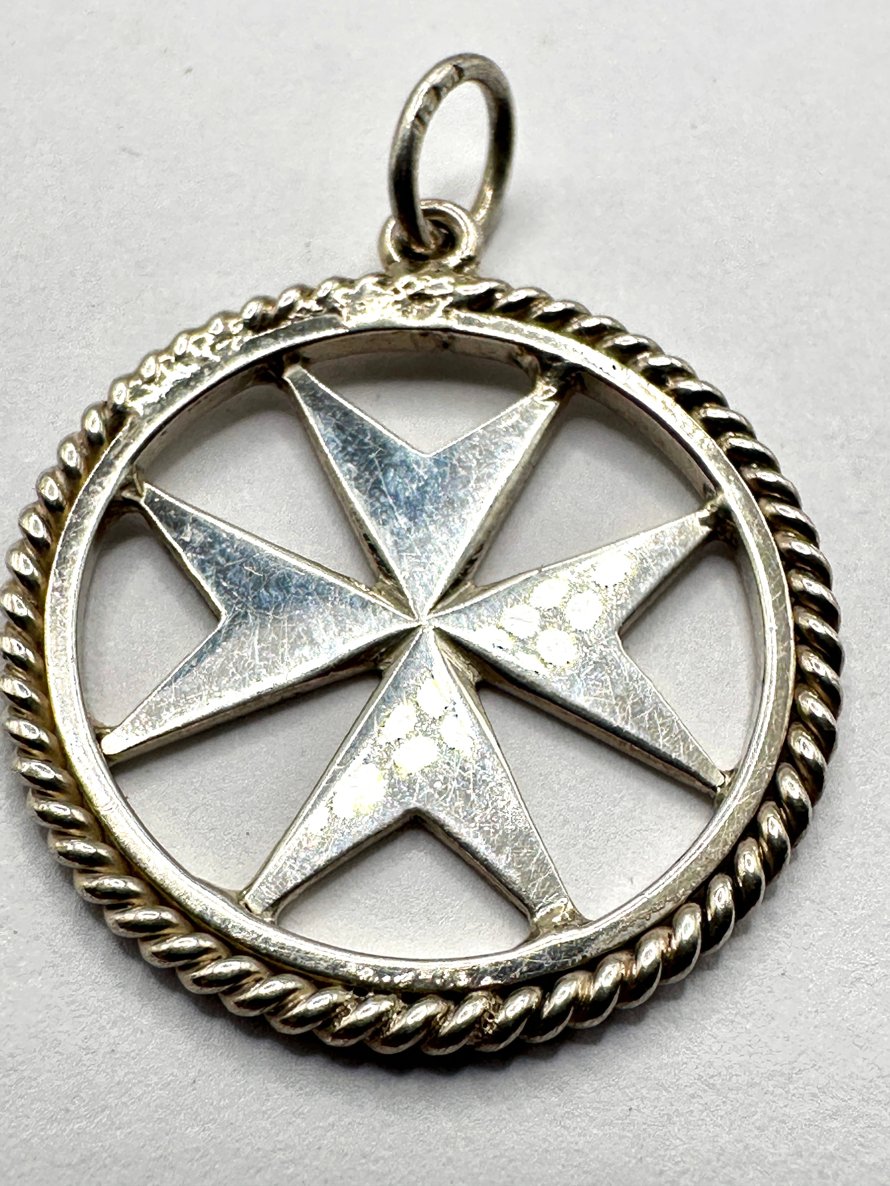 A 925 Silver Maltese Cross Openwork Pendant with Rope Border