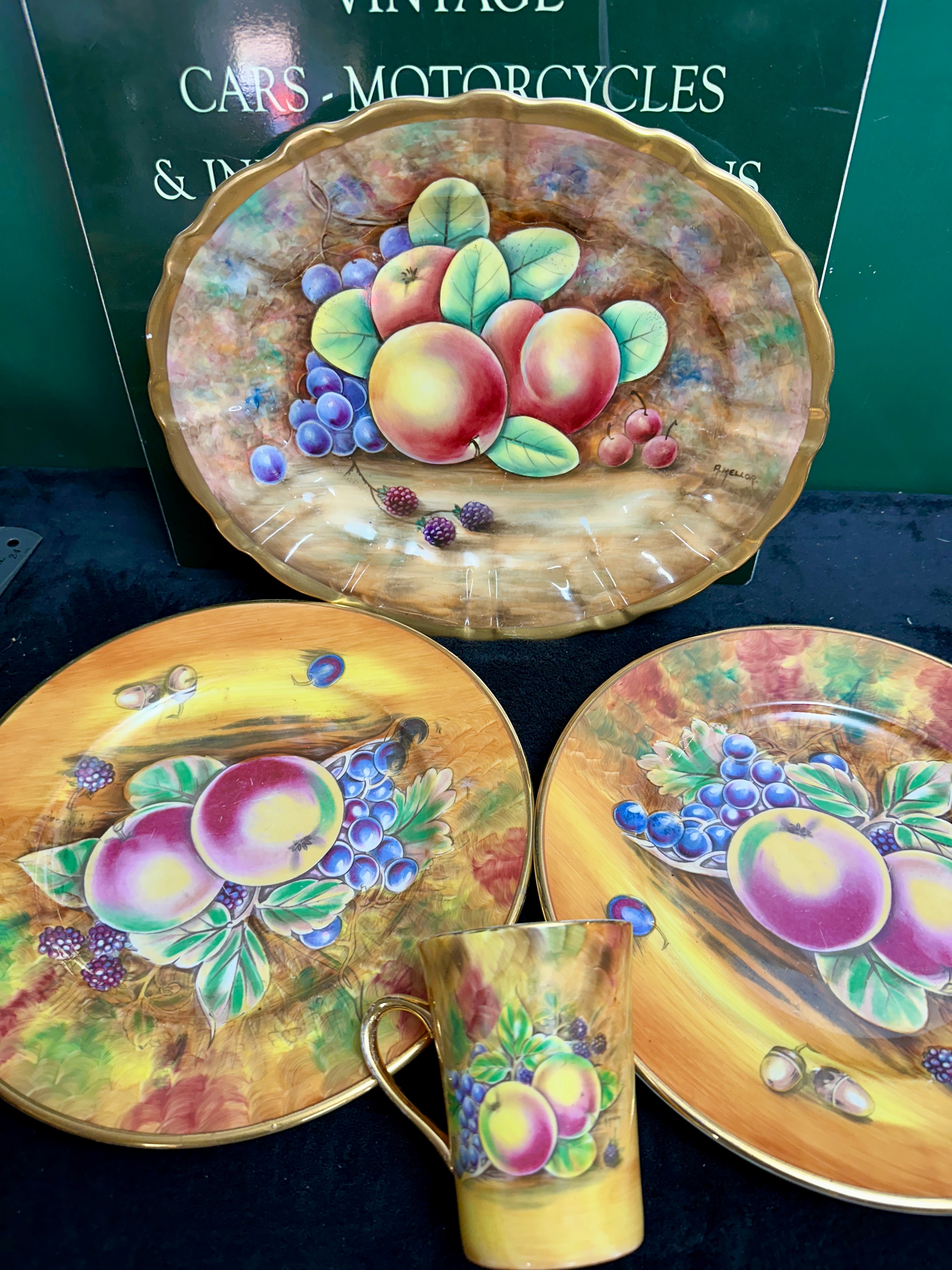 A Baroness Staffordshire Craftsmen Fine Bone China Four-Piece Tableware Set