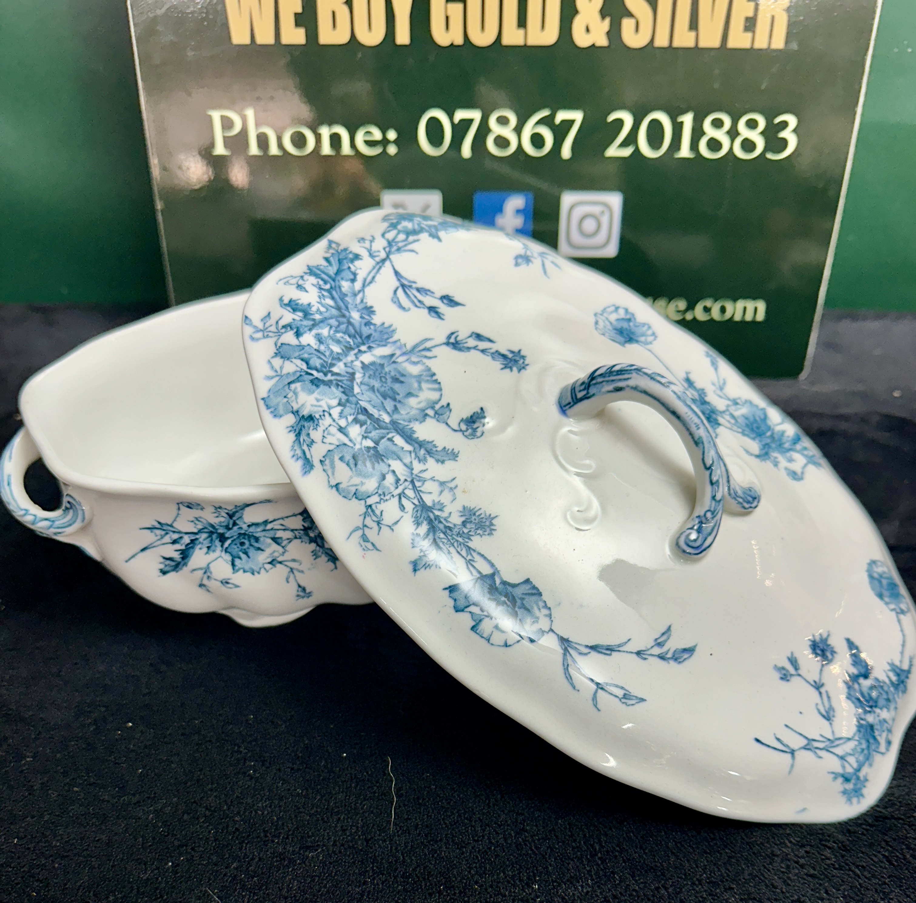A Late 19th Century Doulton Burslem Rutland Pattern Covered Vegetable Tureen